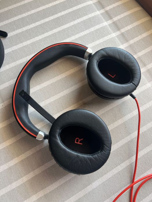 Phones Jabra Evolve 80 como novos com comando