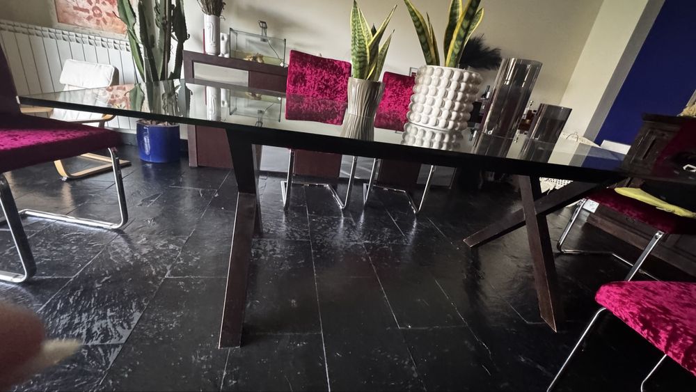 Mesa de Jantar - pés madeira e tampo vidro