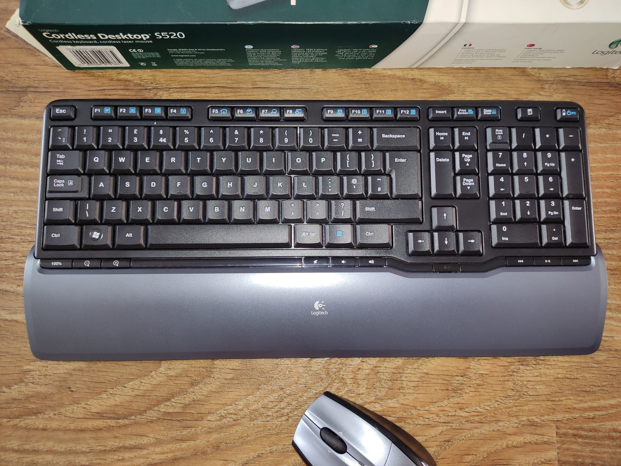 Teclado e rato sem fios Logitech Cordless Desktop S520