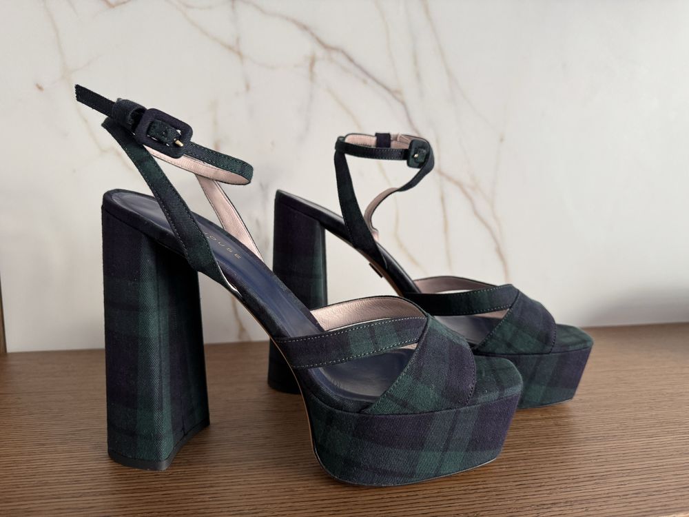 Buty, sandały na wysokim obcasie, słupku, platformy