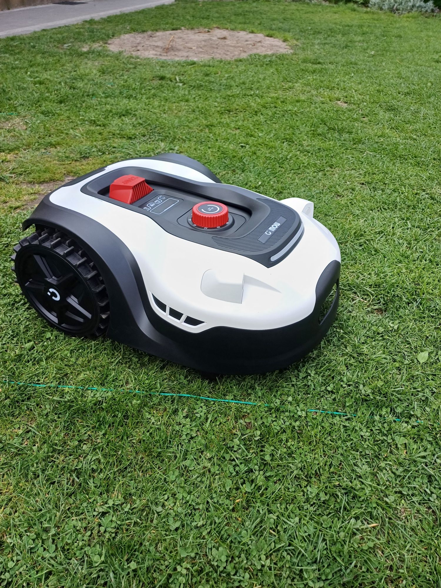 Kosiarka automatyczna C-MOW L20 robot koszacy