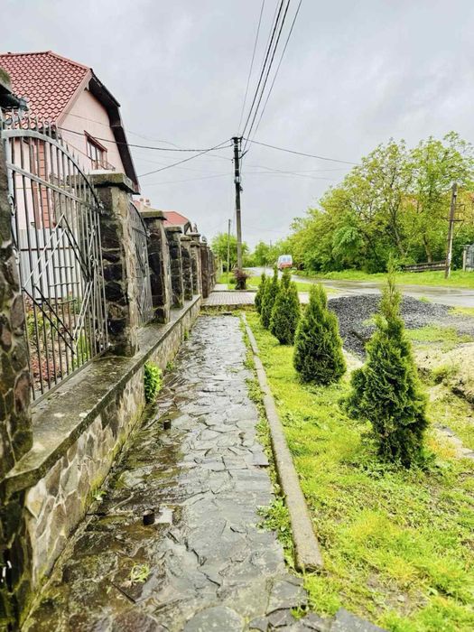 Енергозберігаючий будинок в Ужгороді з доходом 1000$ в місяць