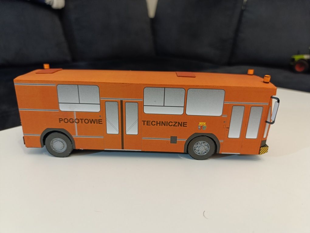 Model kartonowy duży autobus miejski  Jelcz M11 skala 1:43 pomoc drogo