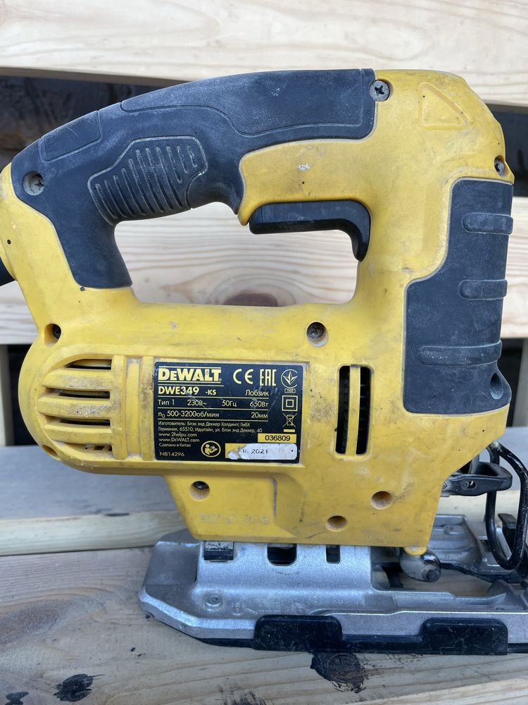 DWE 349 Dewalt лобзік