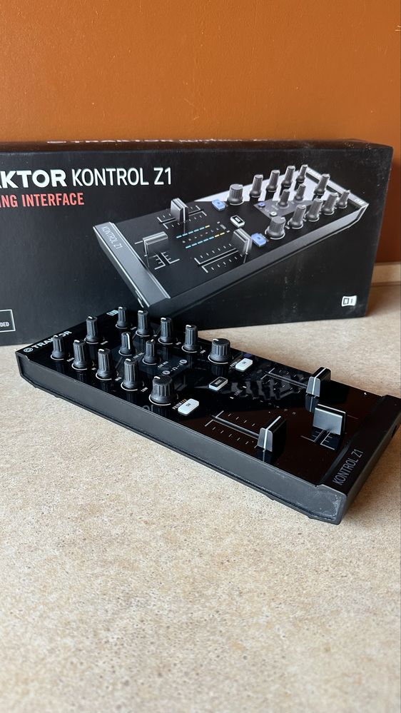 Dj контроллер Native Instruments Traktor Kontrol Z1