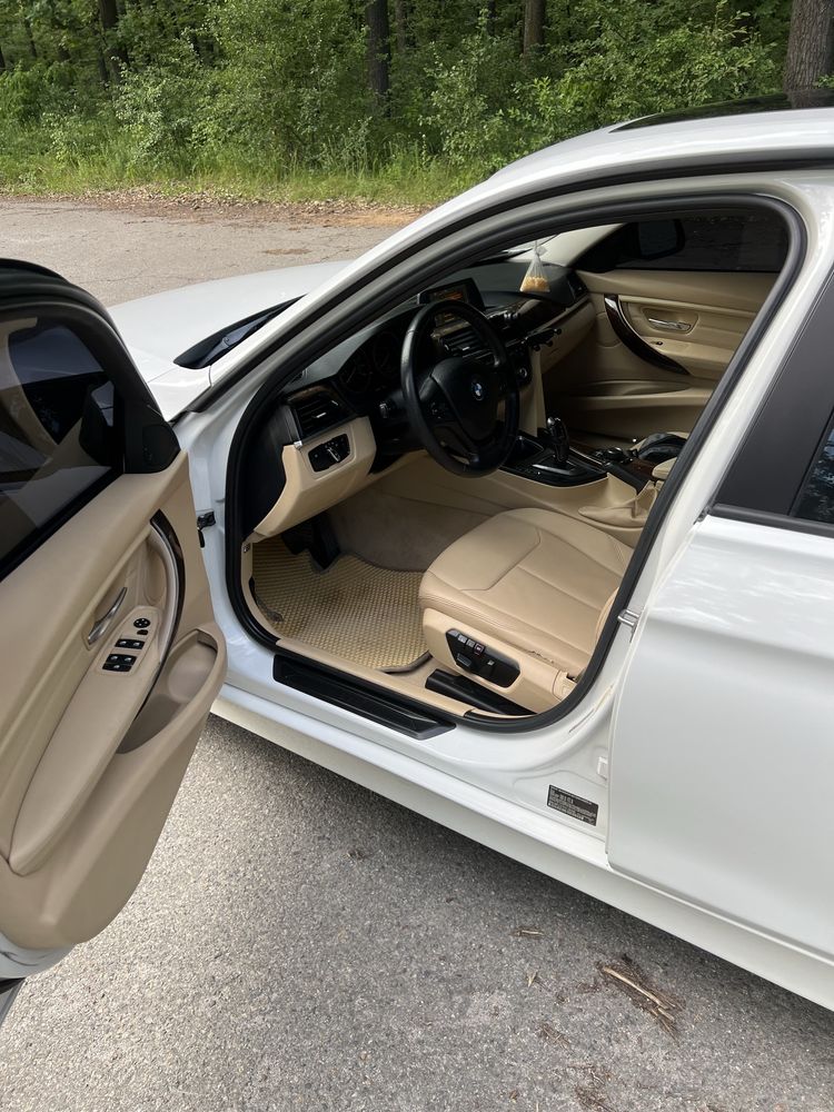 Bmw 320i f30 без вкладень