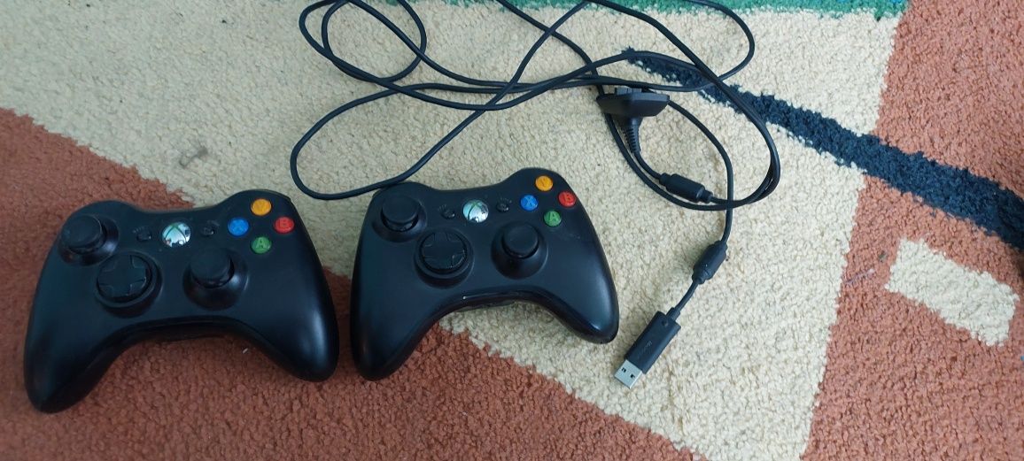 Продам Xbox 360 E CONSOLE.
Работает бeз нареканий.
В нaличии приставка