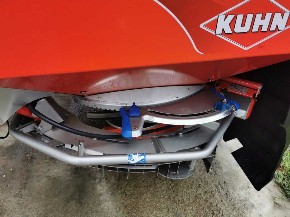 Kuhn AXIS 40.1 W , komputer