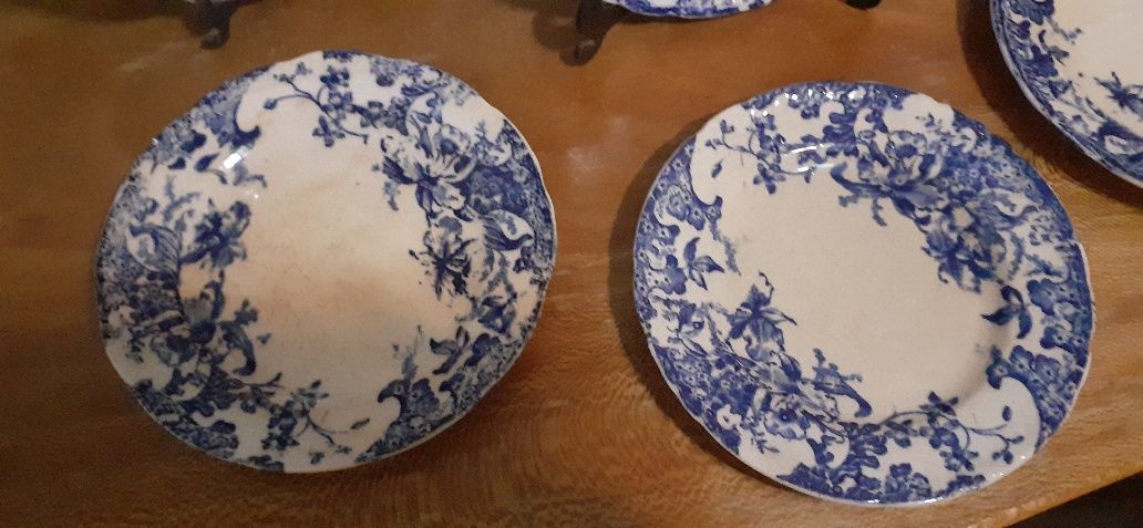Lote de 5 pratinhos antigos da fábrica de porcelana de Sacavém
