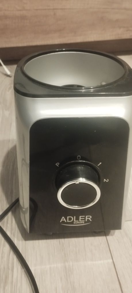 Blender kielichowy Adler AD 4076