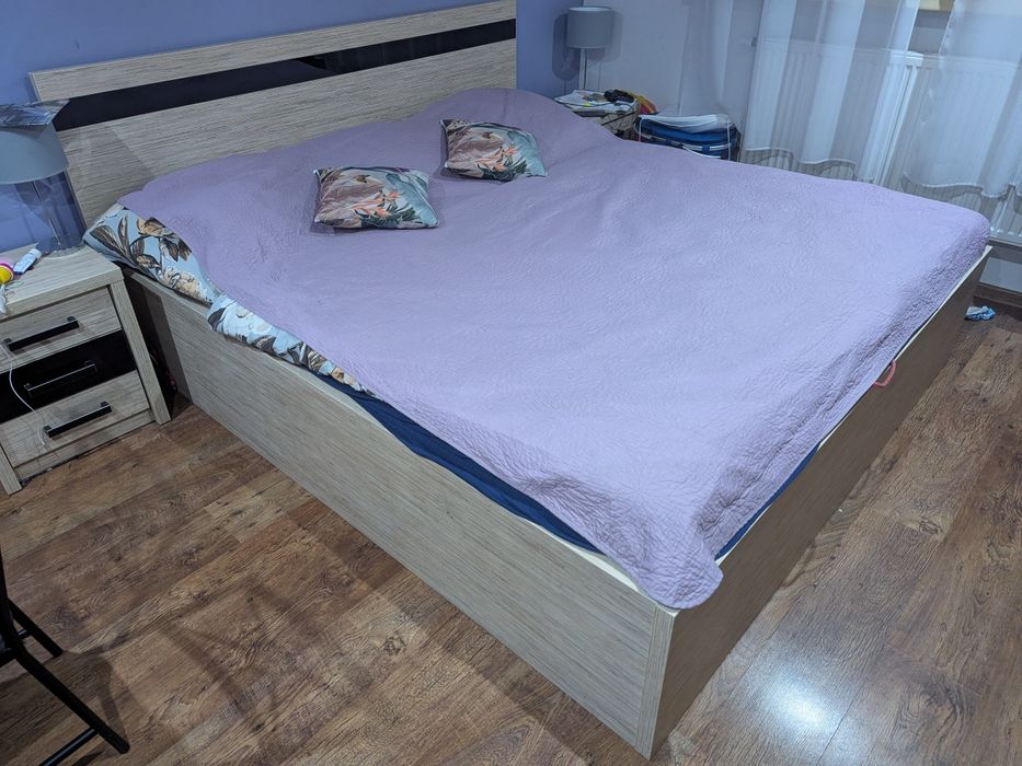 Łóżko małżeńskie do sypialni, materac IKEA.