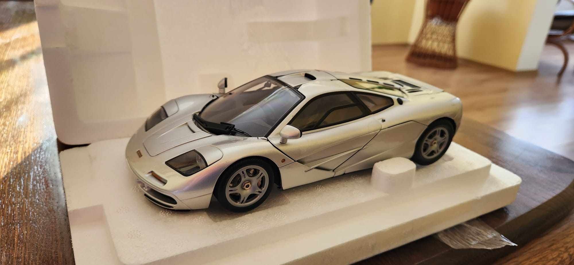 McLaren f1 LCD 1:18  jak Autoart