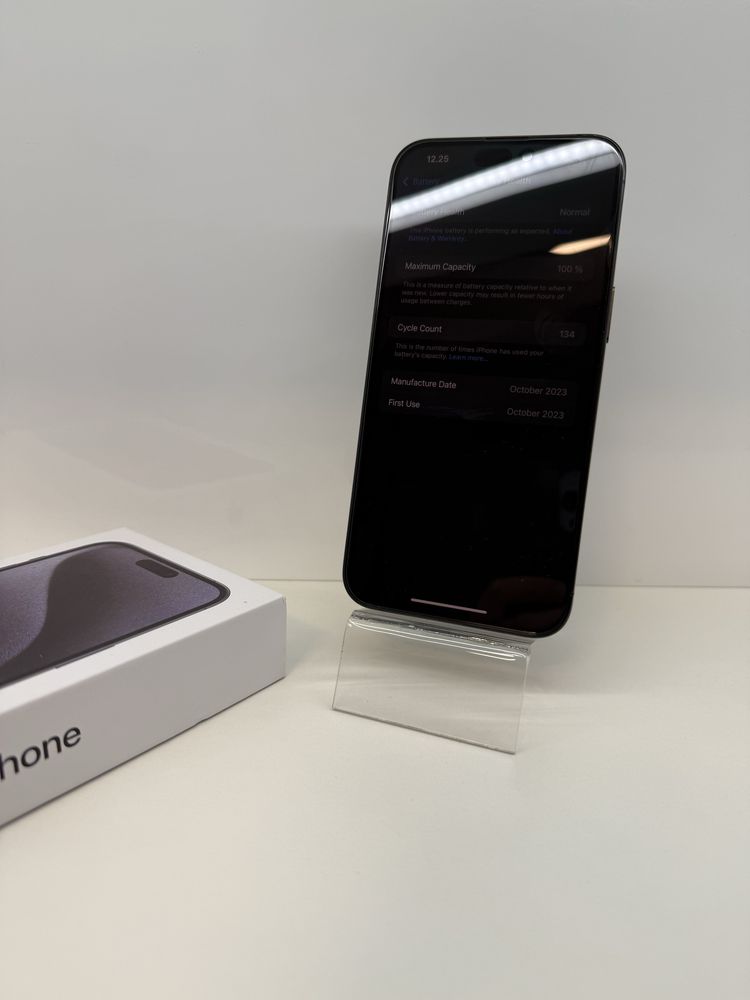 Вживаний Apple iPhone 15 Pro Max 256Gb. ( Black Titanium )