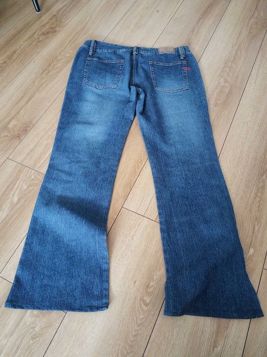 Jeansy flare diesel