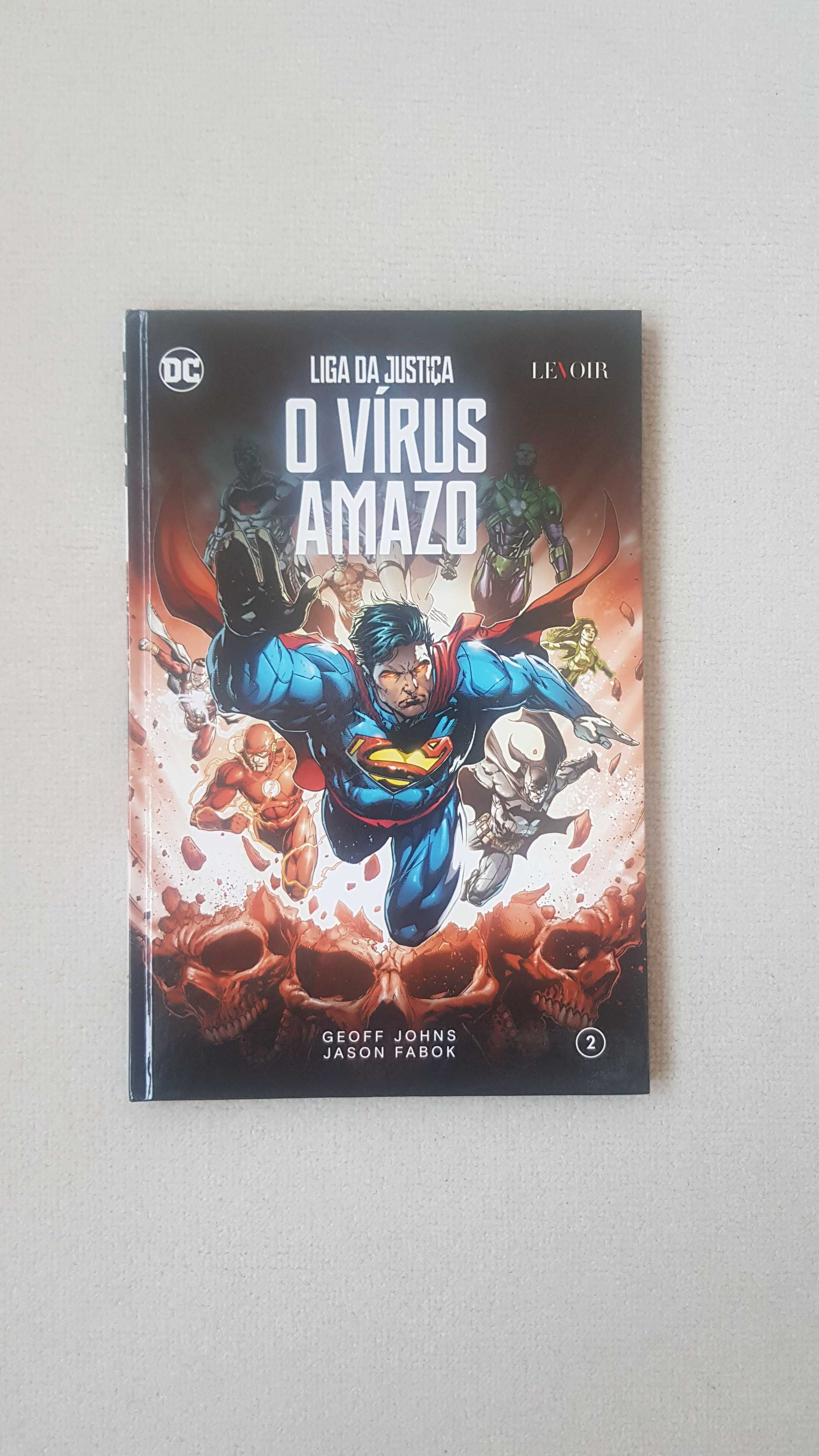 Livros comics "Liga da Justiça" de Geoff Johns