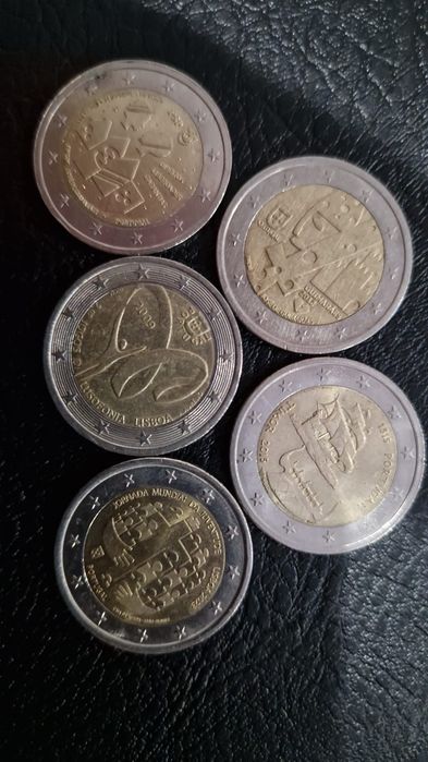 2 €  comemorativas e comuns paises diversos circuladas