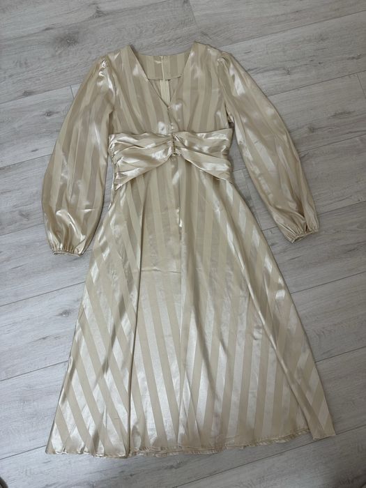 Шовкова сукня / атласне плаття