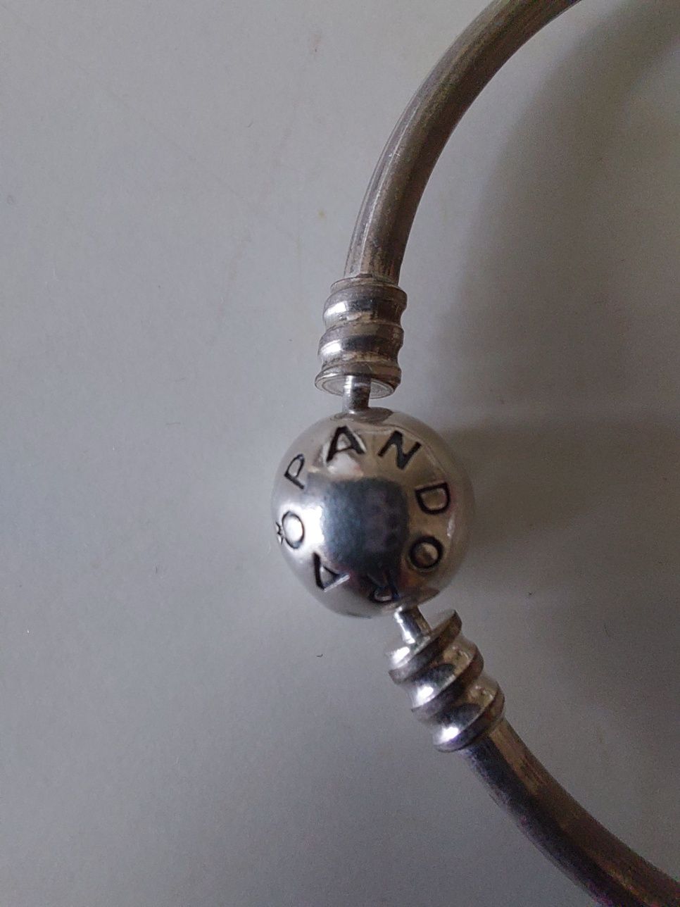 Серебряный браслет PANDORA.