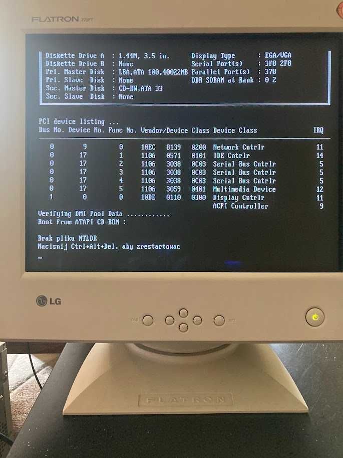 Komputer gamingowy retro Athlon monitor CRT LG Flatron 775 FT 17 cali
