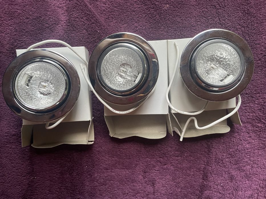 Halogenowa oprawa oświetleniowa