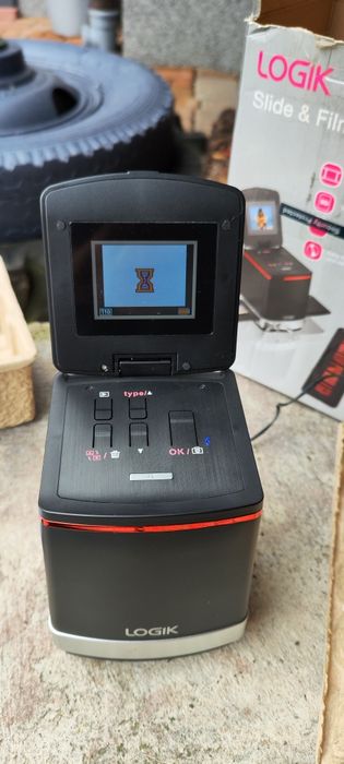 Scanner do digitalizowania Slajdów