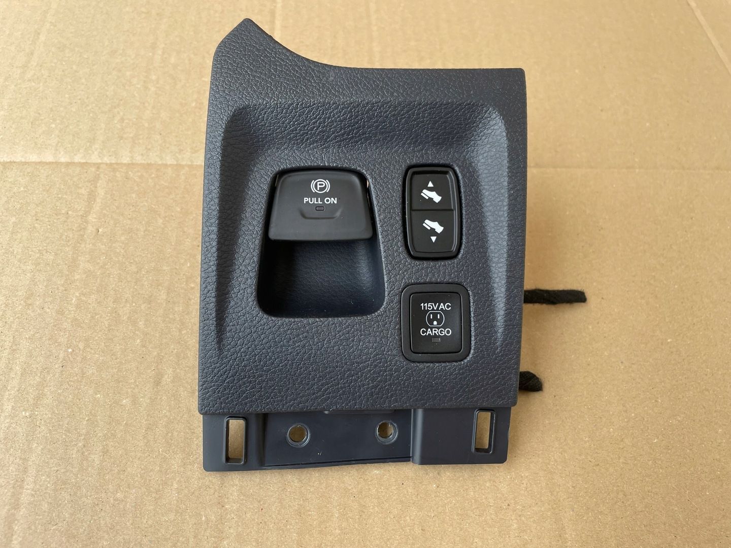 DODGE RAM 1500 2019-2024 PANEL PRZYCISK HAMULCA RĘCZNEGO PRZYCISK CARGO