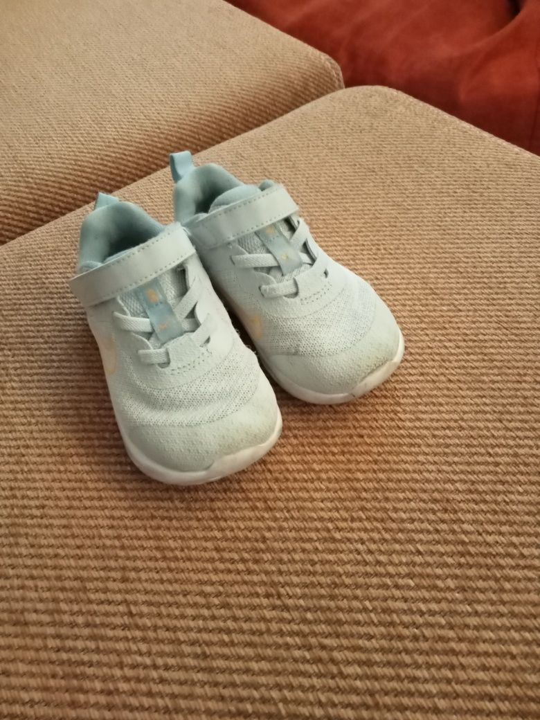 Buty chłopięce Nike rozmiar 23,5