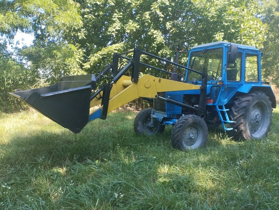 Трактор МТЗ 80 з навантажувачем