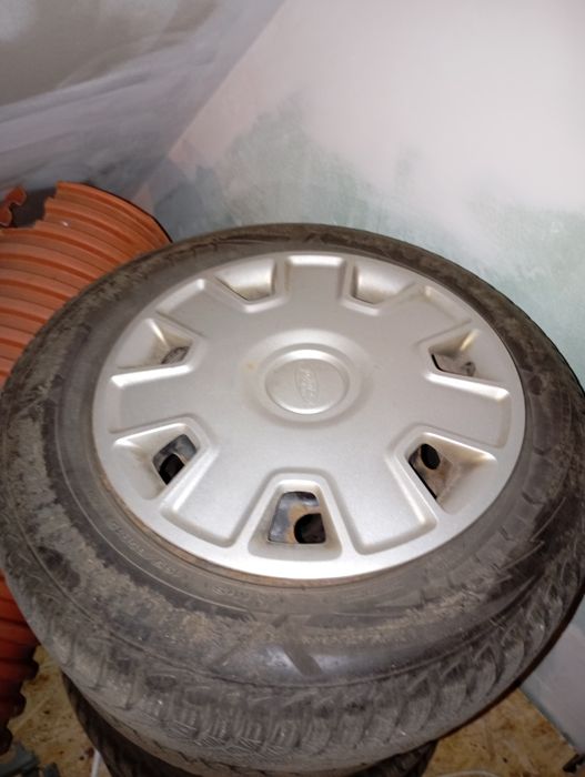 Opony zimowe  Goodyear Ultra Grip 9, 195/65R15 felgi stalowe 5x108 kol