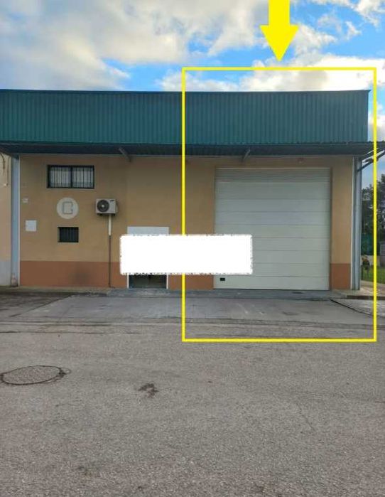 Armazém para arrendar em Rua Eugénio dos Santos, Pinhal de Frades