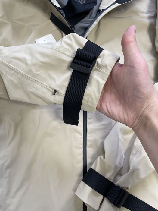 Оригинал парка дождевик Adidas rain.rdy новая