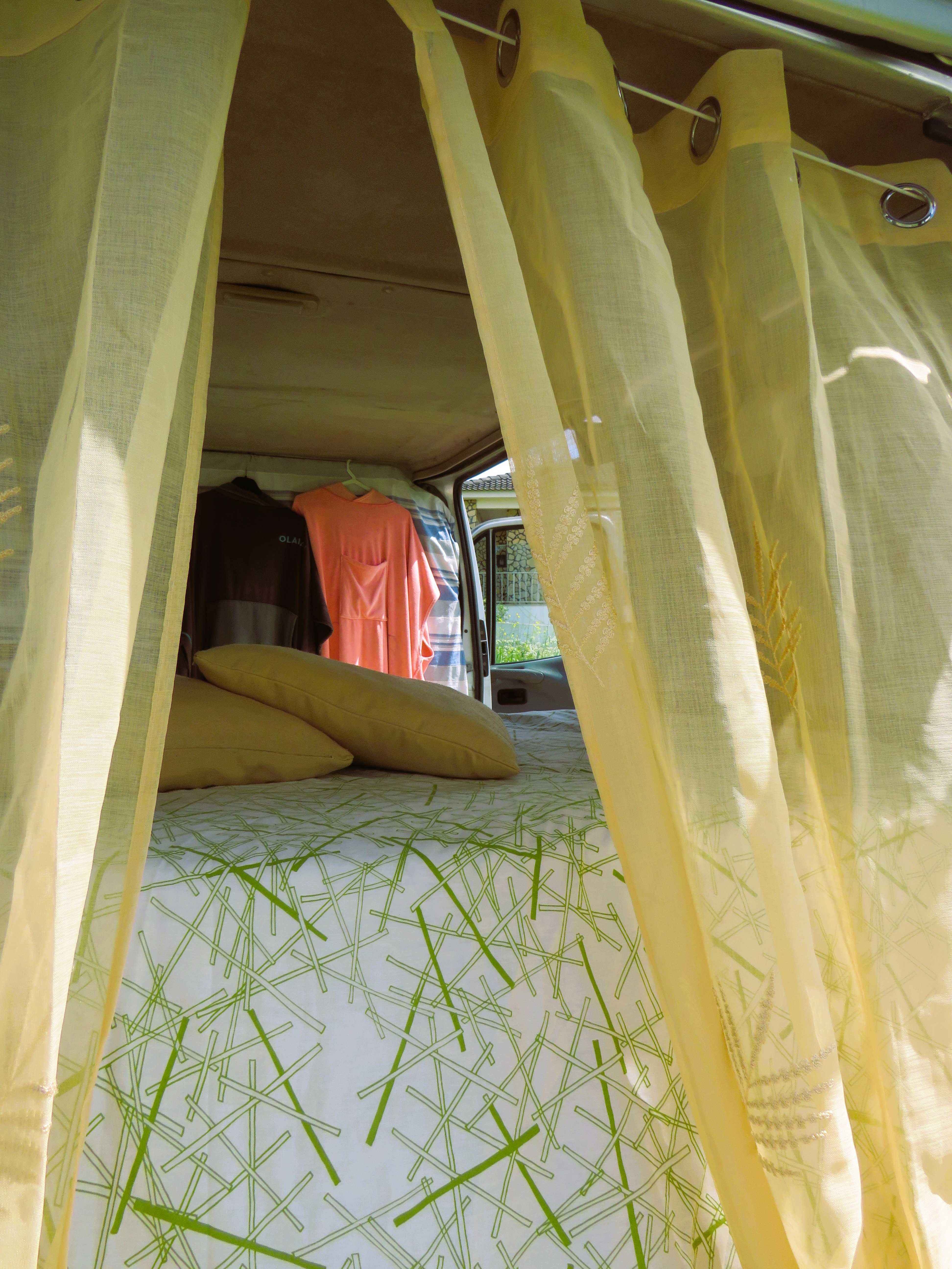 Ford Transit Camper 1990 – Explora Portugal com estilo e liberdade!