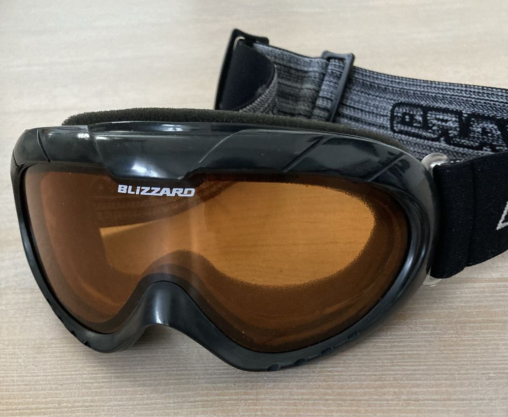 Kask narciarski dziecięcy Uvex Airwing + okulary Blizzard + kominiarka