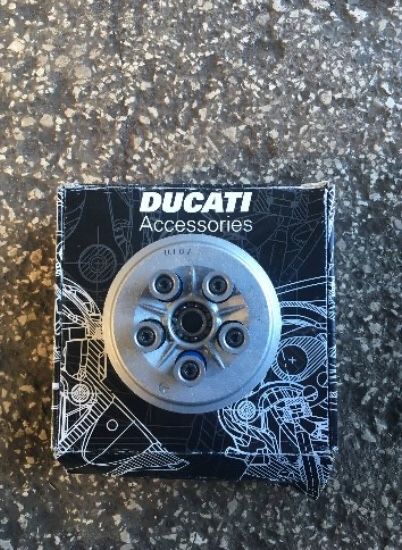 Kosz sprzęgłowy Ducati 848
