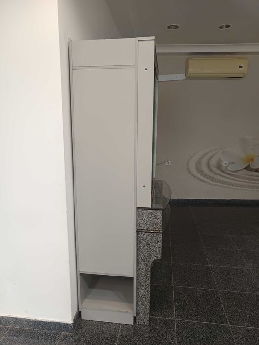 Vitrine / Expositor de Salão de Cabeleireiro – Usado