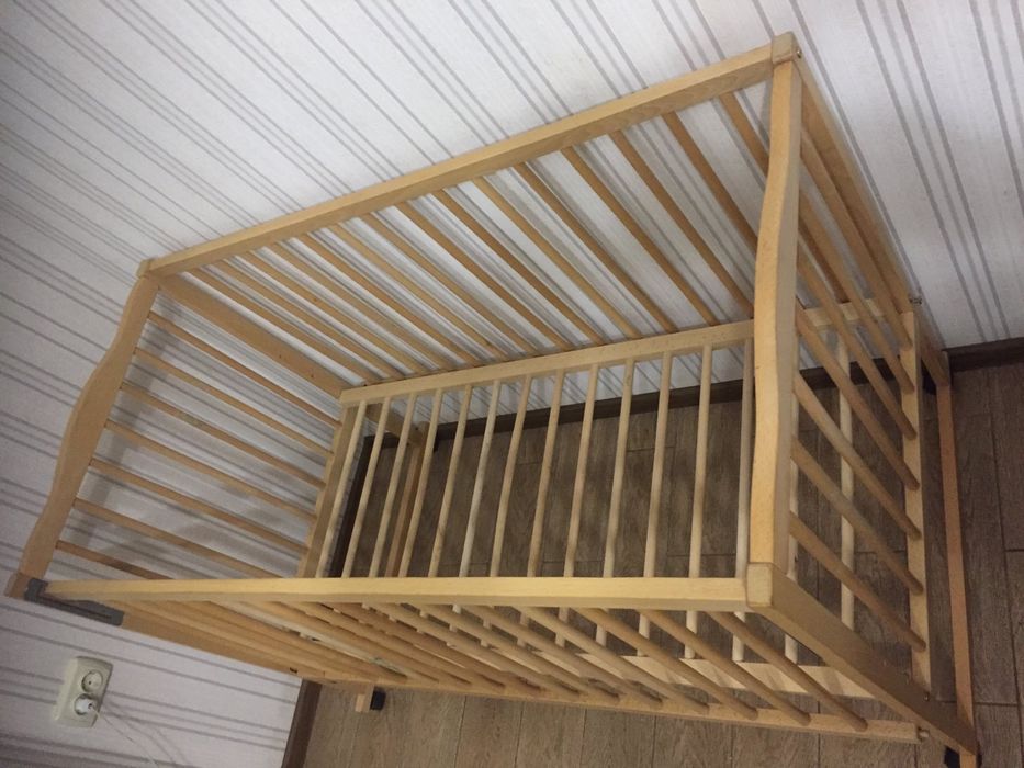 Детская кроватка