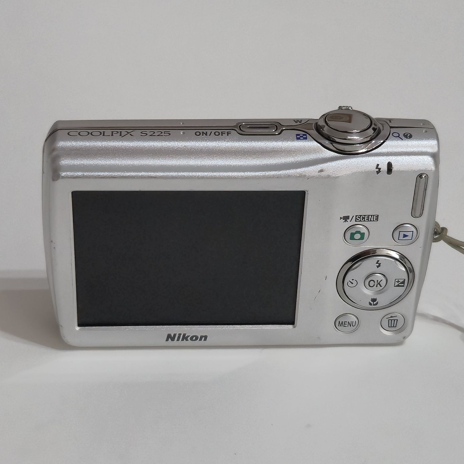 Nikon Coolpix S225 - 10MP - Máquina fotográfica digital compacta