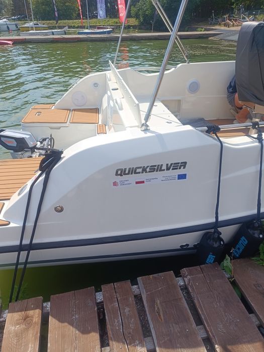 Wypożyczalnia łodzi Quiksilver