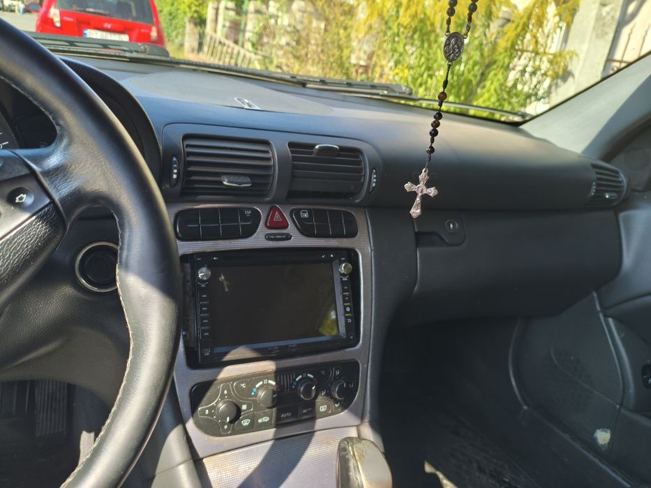 Продається авто Mercedes C200