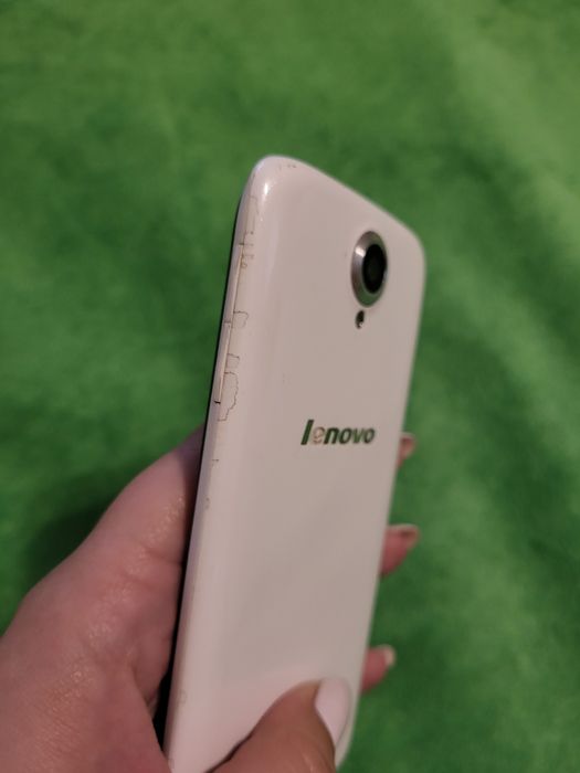 Телефон Lenovo S820