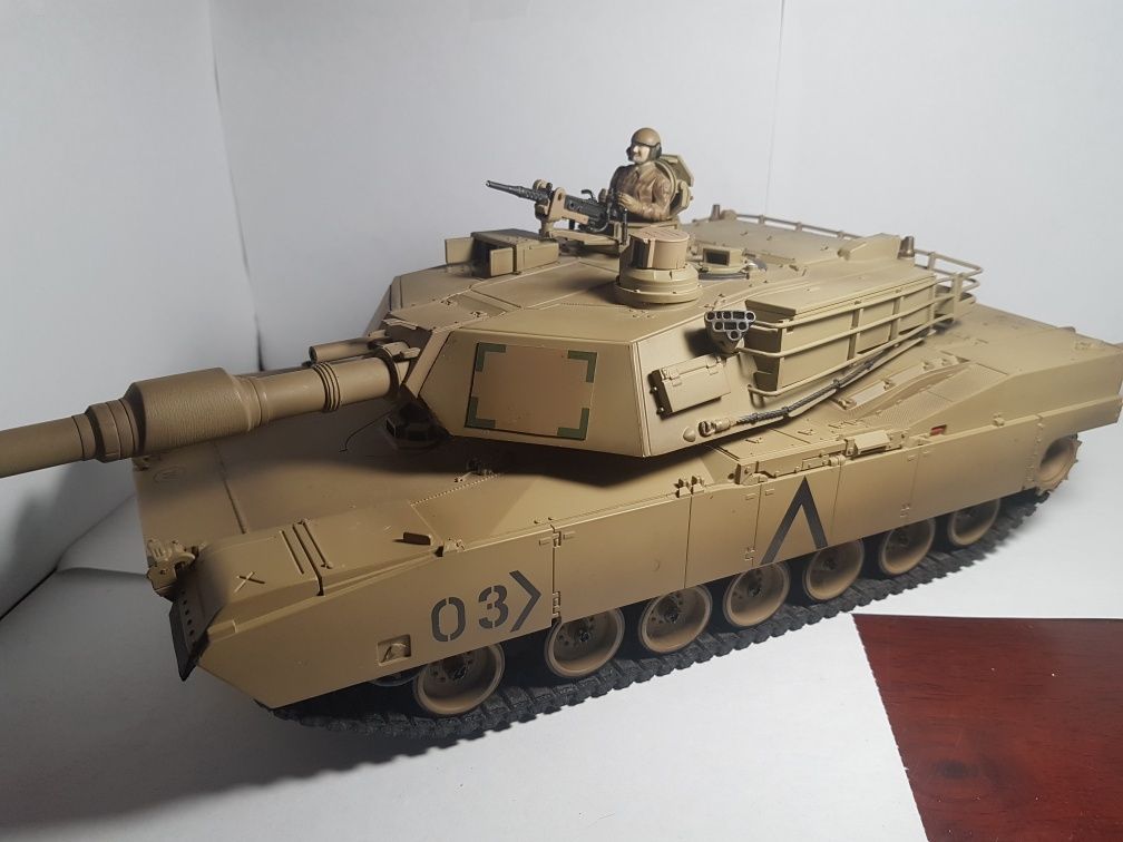 Танк US M1A2 Abrams 1:24