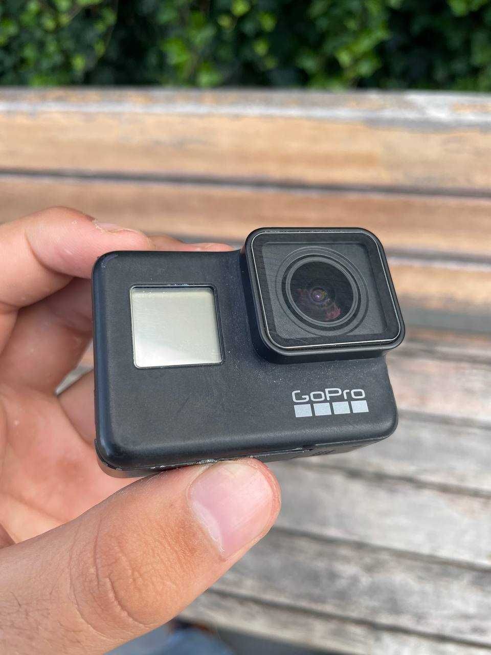 Екшн камера GoPro HERO7 Black з комплектом