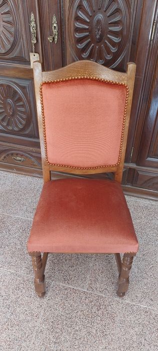 Vendo cadeira forrada veludo