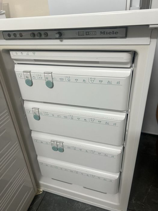 Морозилка Miele з Німеччини