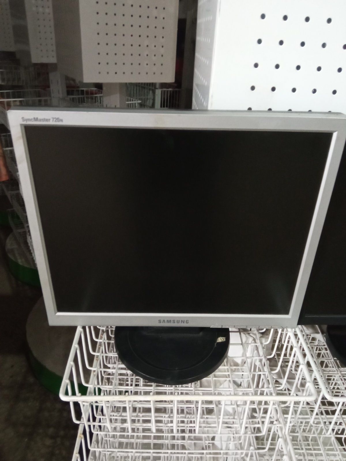 Мониторы LED 15", 17", 19"