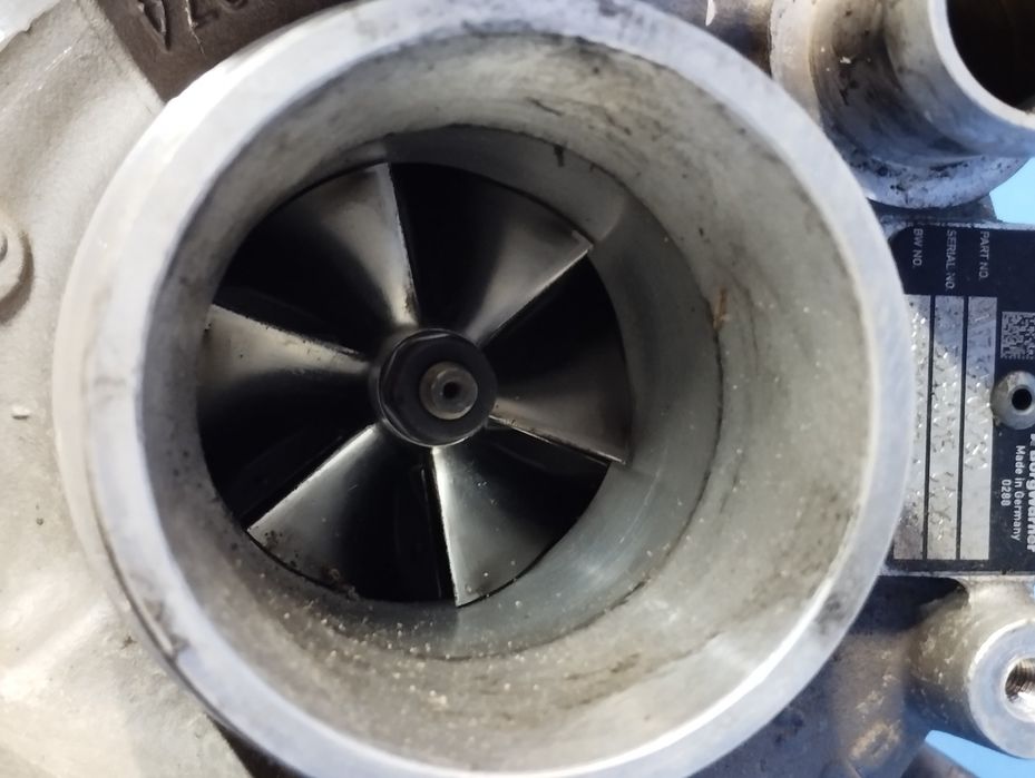 Турбіна Ford Escape 3 передня Mercedes AMG E 63 S Мерседес АМГ