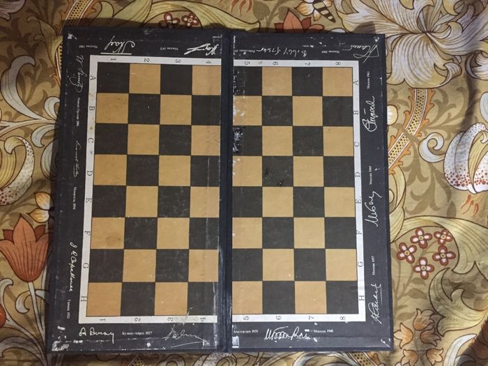 Картонная шахматная доска для шашек с фотографиями шахматистов!