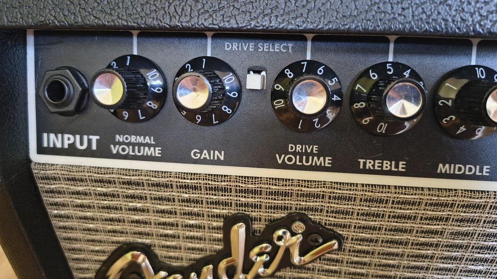 Wzmacniacz gitarowy Fender