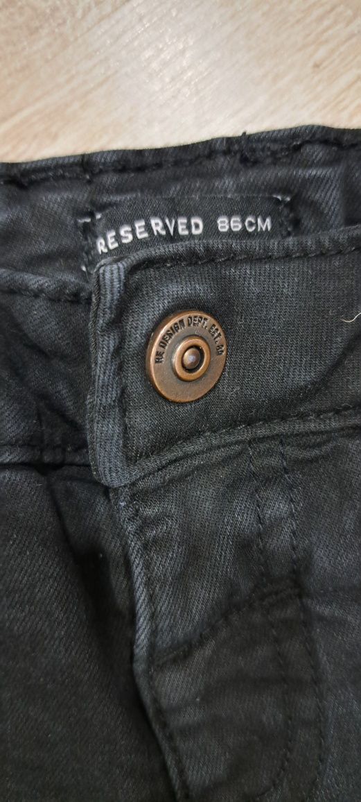 Spodnie rurki reserved 86 czarne dzisy jeansy czerń dresy legi joggery
