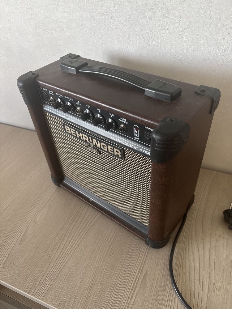 Behringer Ultracoustic at108